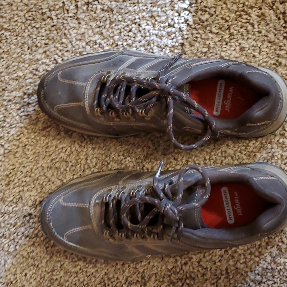 Men's shoes